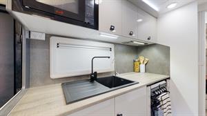 543226 image