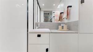 550853 image
