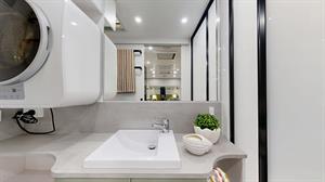 554518 image